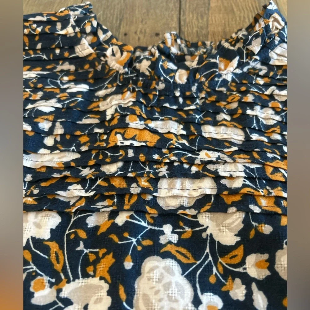 Universal Thread preloved excellent